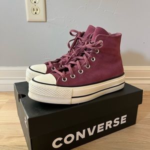 WOMENS BURGUNDY/MAROON SUADE PLATFORM CONVERSE